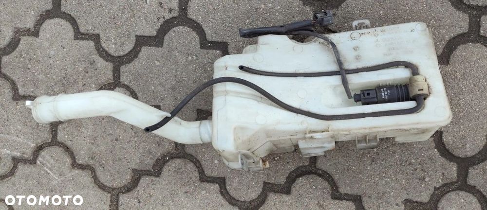 .Colt VI zbiorniczek spryskiwaczy 1,1 1,3 benz. Z30 Mitsubishi