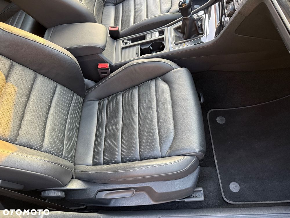 Volkswagen Golf 1.5 TSI BMT Evo Highline - 28