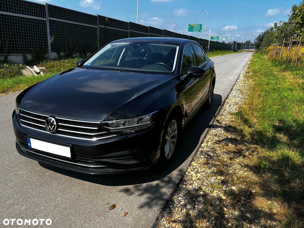 Volkswagen Passat - 1