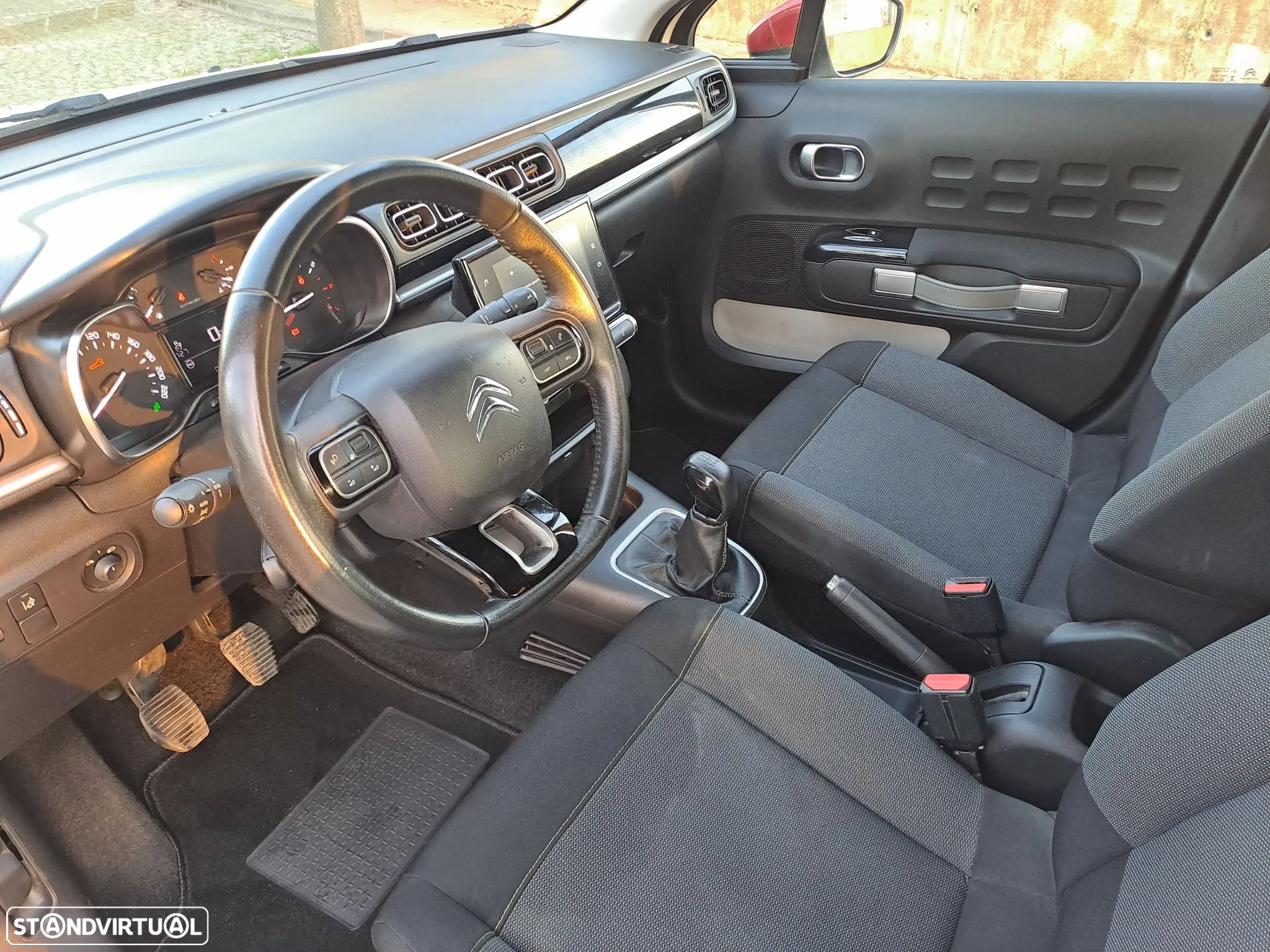 Citroën C3 1.2 PureTech Shine - 8
