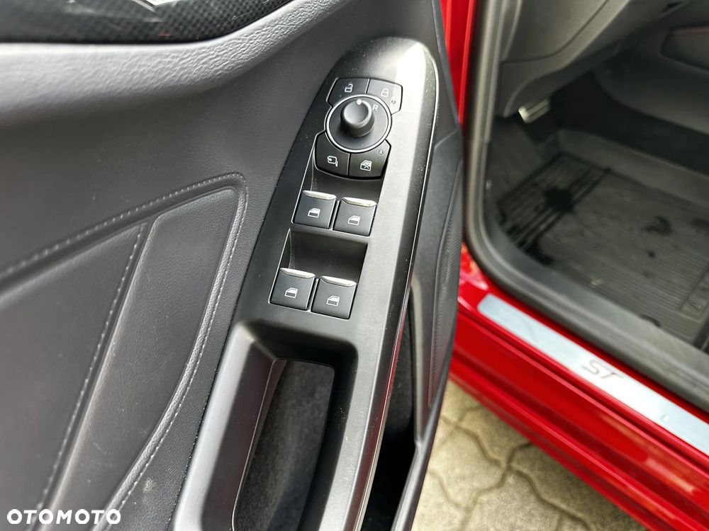 Ford Focus 1.0 EcoBoost mHEV ST-Line X - 19