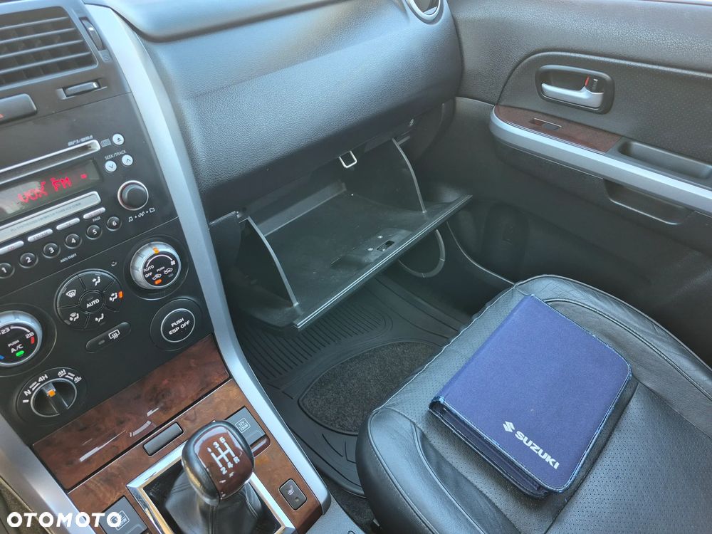 Suzuki Grand Vitara 2.0 De luxe - 17