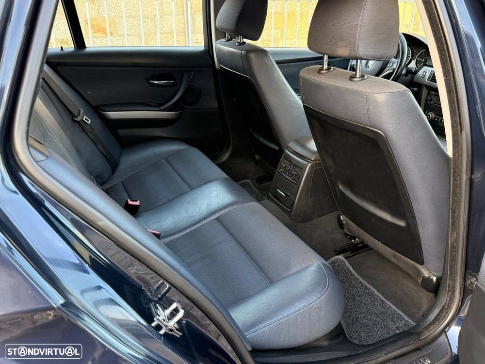 BMW 320 d Touring - 24