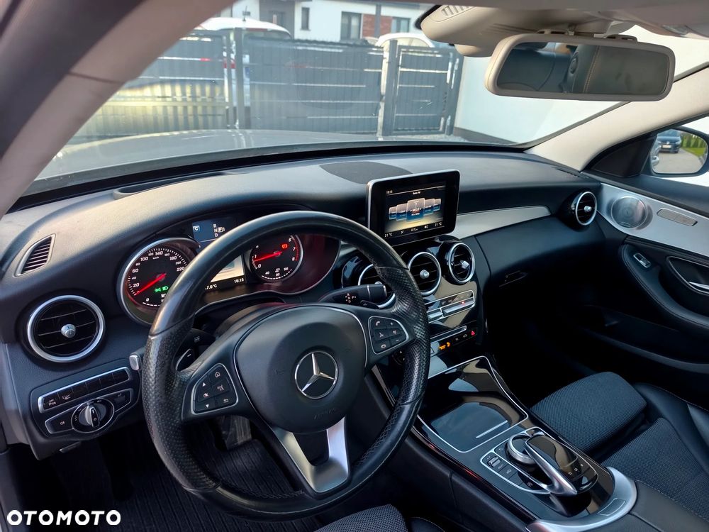 Mercedes-Benz Klasa C 250 7G-TRONIC Avantgarde - 22