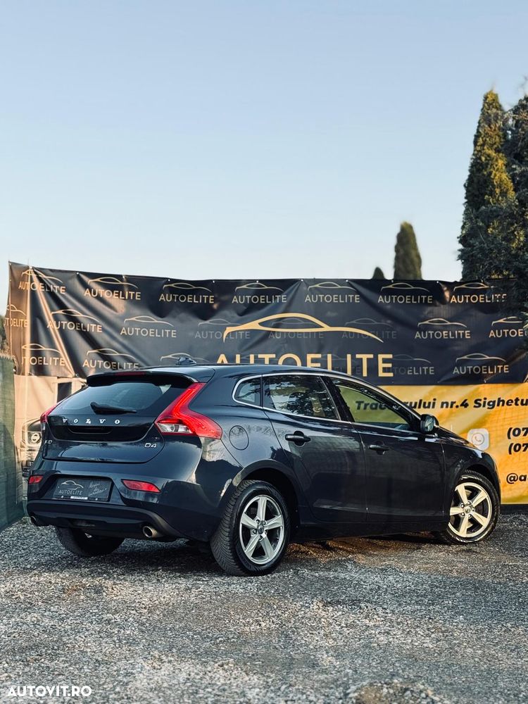 Volvo V40 D4 Momentum - 5