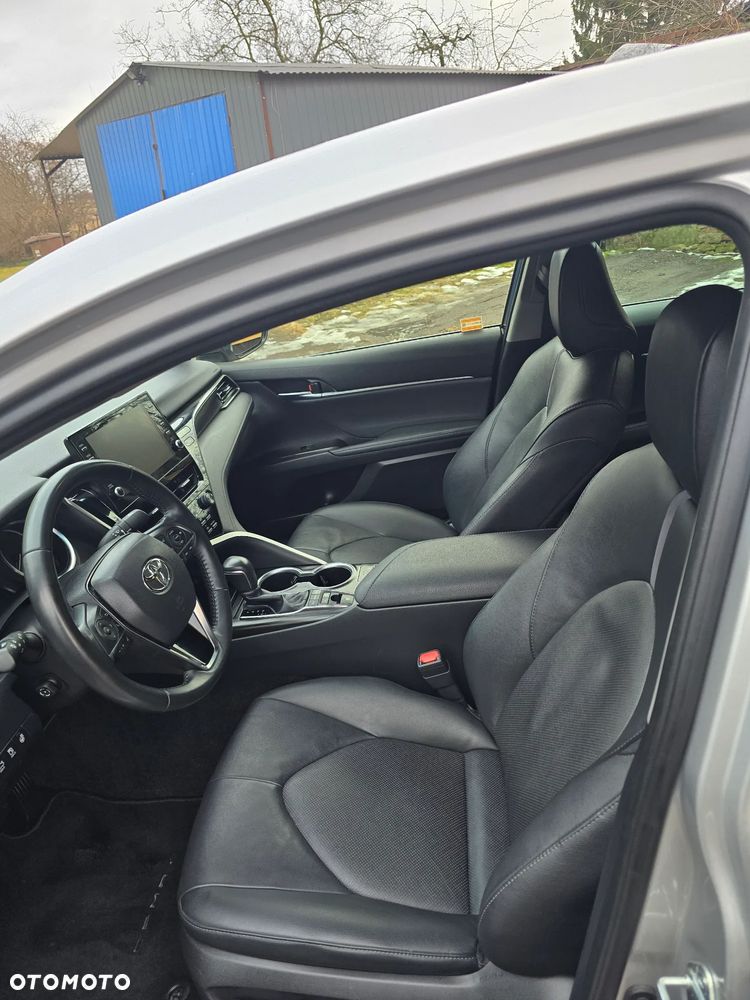 Toyota Camry 2.5 Hybrid Executive CVT - 12