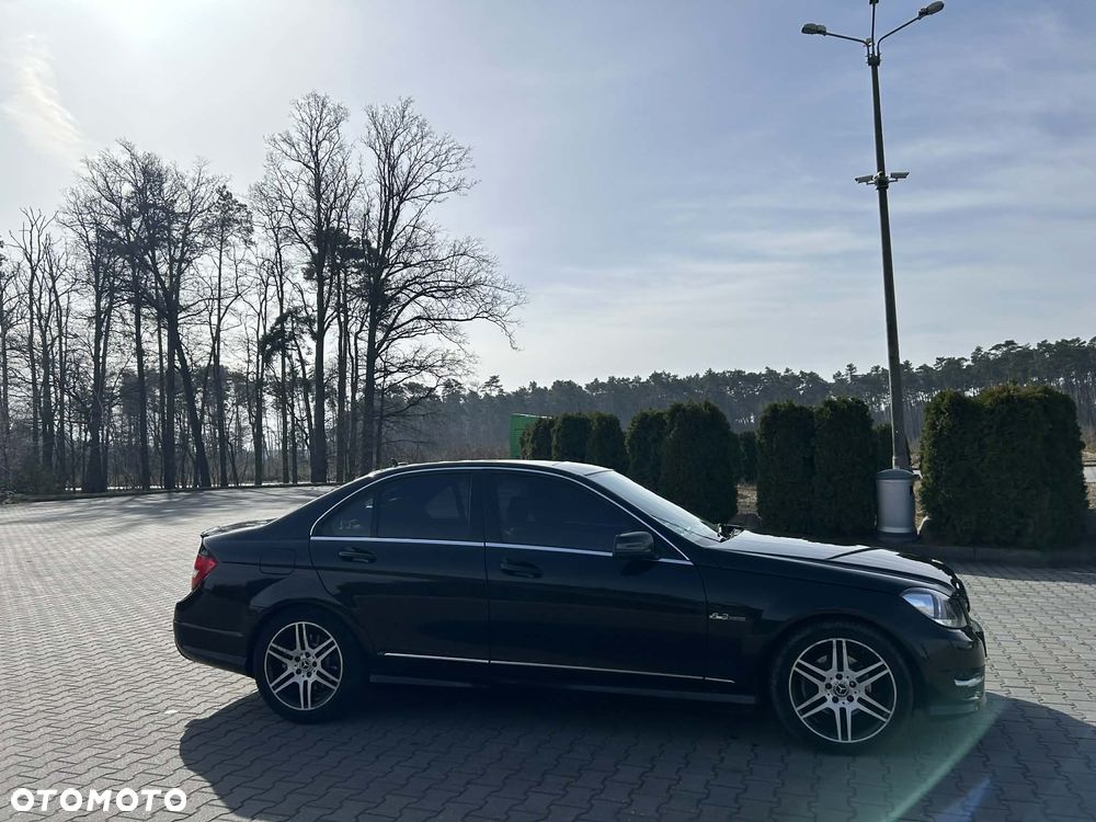 Mercedes-Benz Klasa C 220 CDI 4Matic 7G-TRONIC Avantgarde - 35