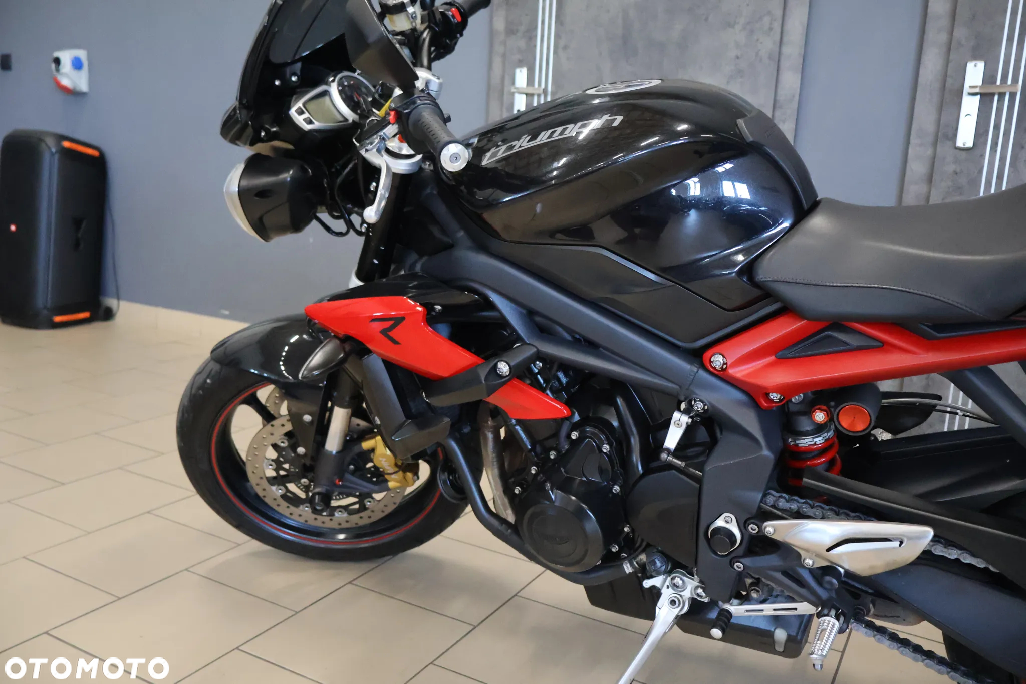 Triumph Street Triple - 7