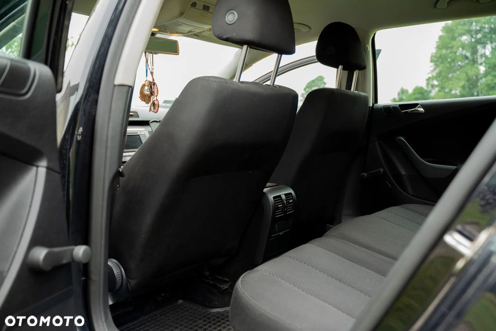 Volkswagen Passat - 8