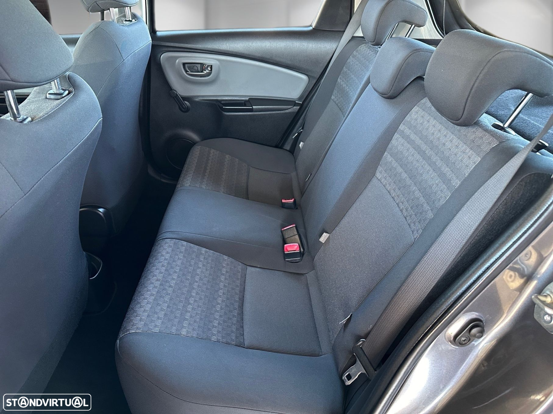 Toyota Yaris 1.4 D-4D ACtive+AC - 6