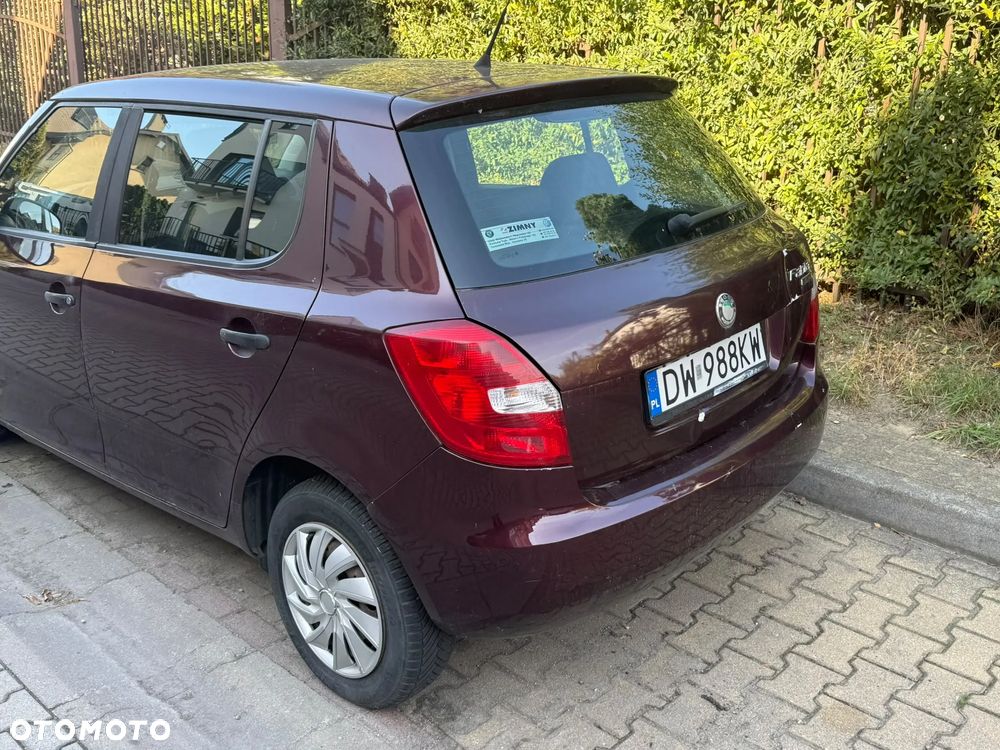 Skoda Fabia 2009 photo 4