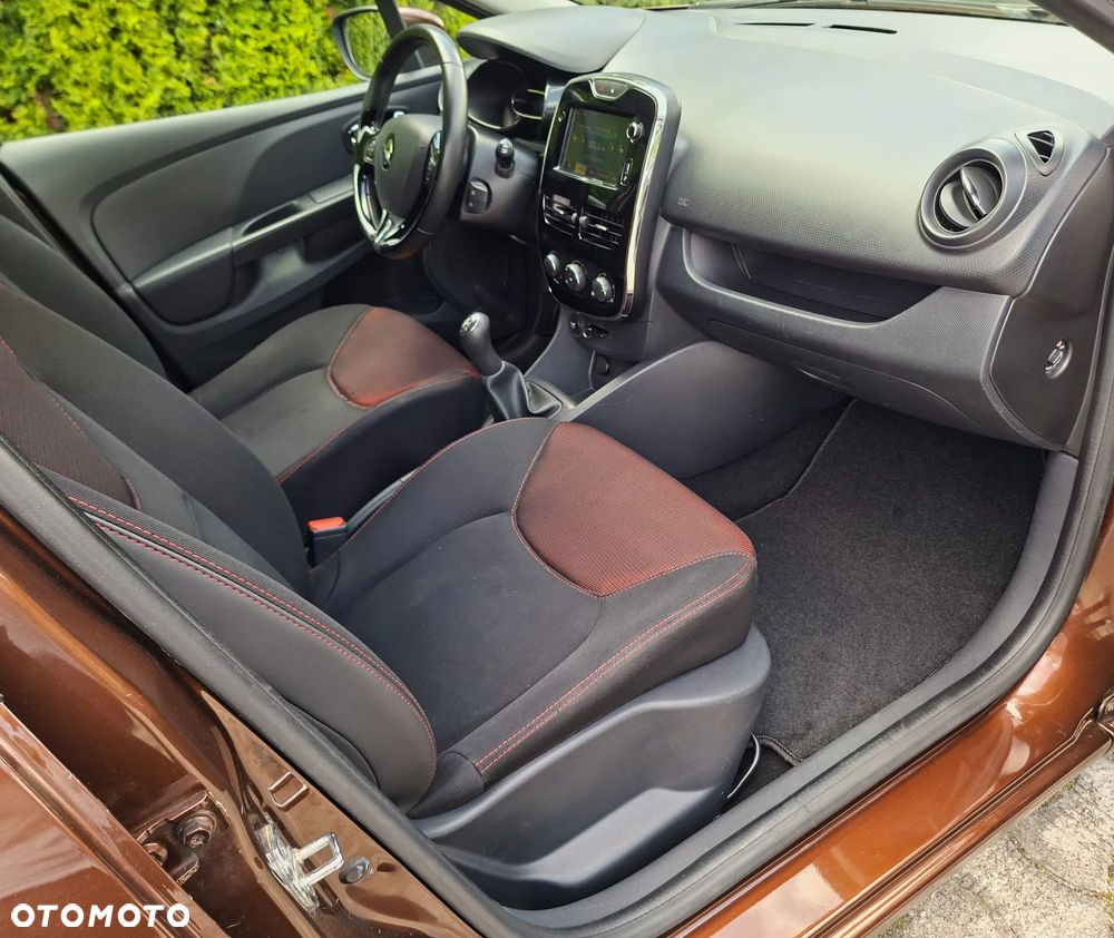 Renault Clio 1.2 16V 75 Experience - 9