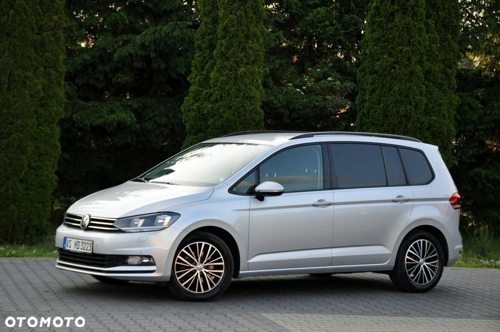 Volkswagen Touran - 11