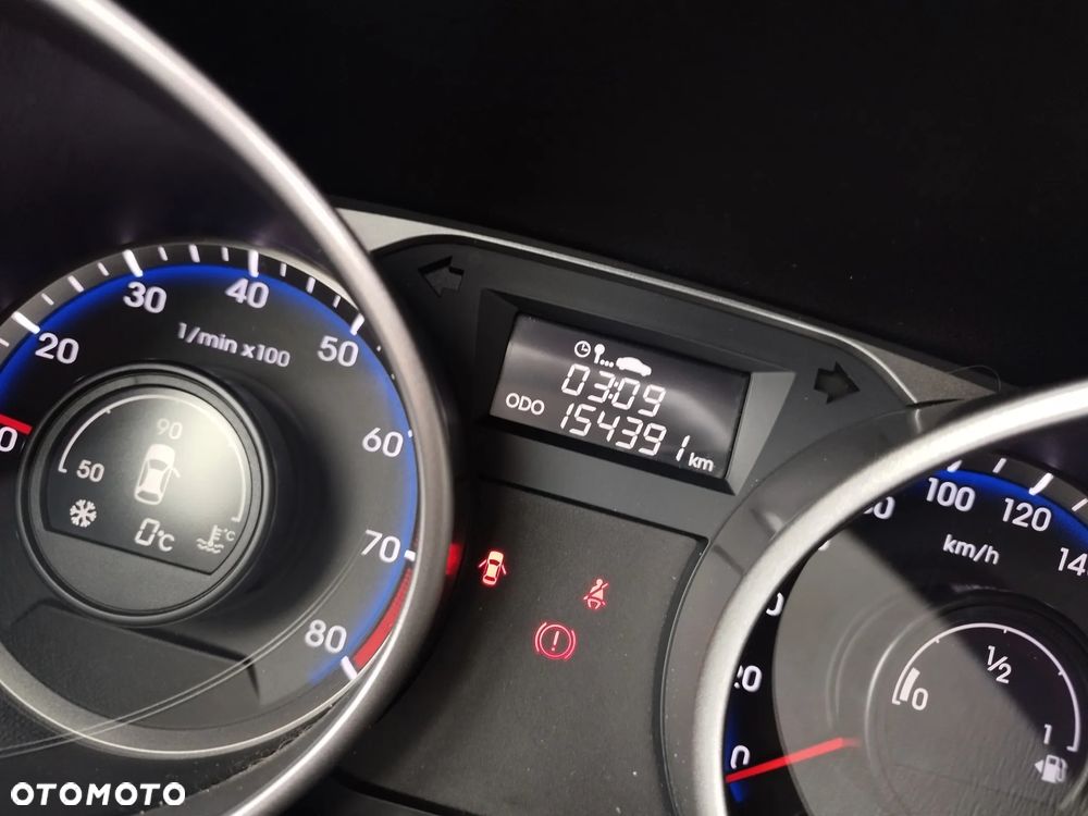 Hyundai ix35 1.6 2WD Fifa World Cup Edition - 15