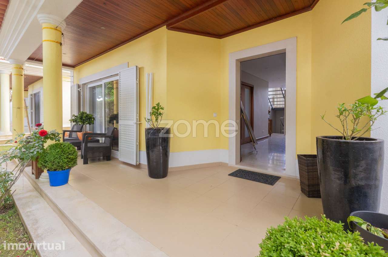 Exclusiva Moradia T5 em Condomínio Privado | Albarraque - Grande imagem: 4/60