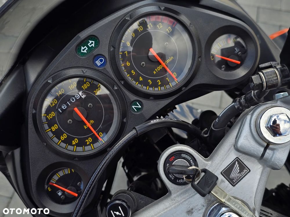 Honda CBR - 35