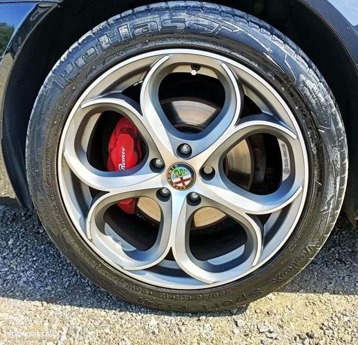 Alfa Romeo 159 Sportwagon 1.9 JTDm 16V Sportiva - 25