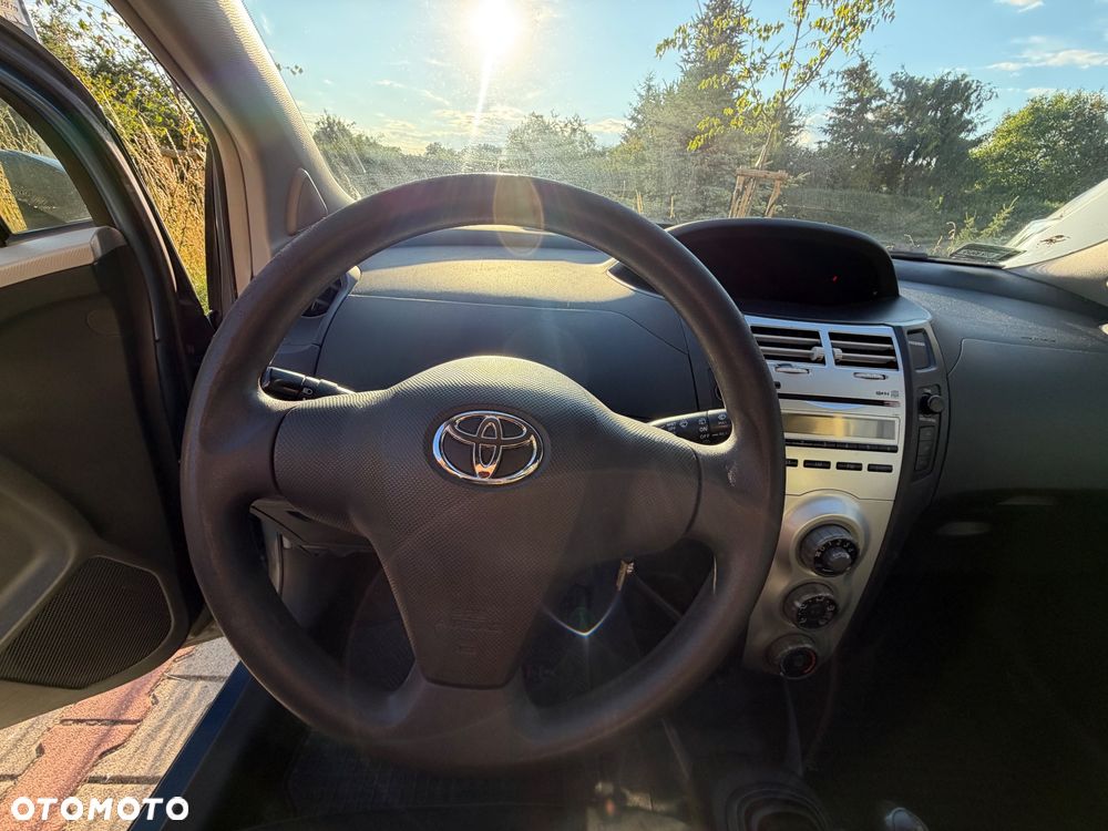 Toyota Yaris - 7