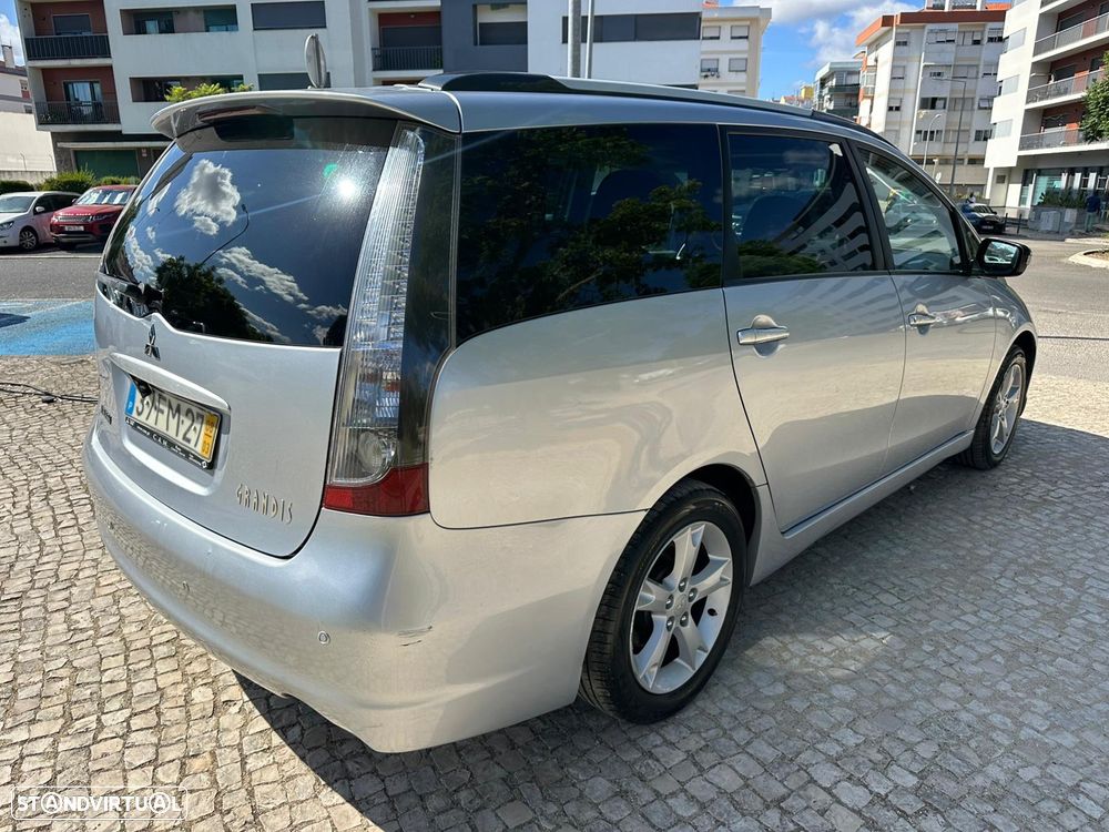 Mitsubishi Grandis 2.0 DI-D Insport BT - 11