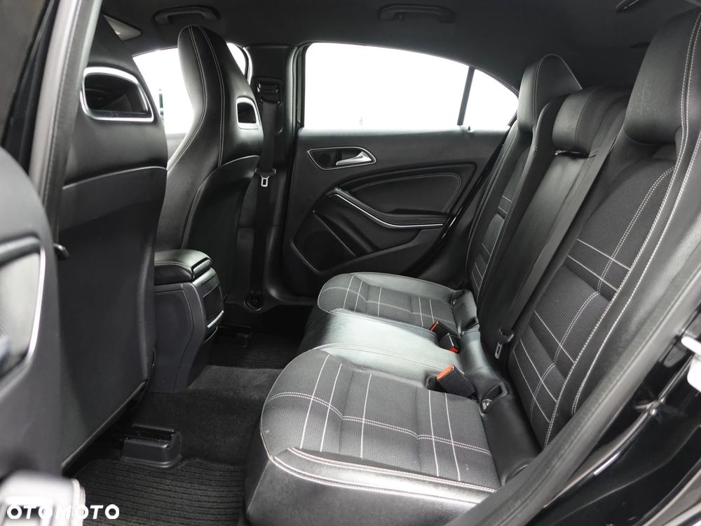 Mercedes-Benz Klasa A 180 (BlueEFFICIENCY) - 22