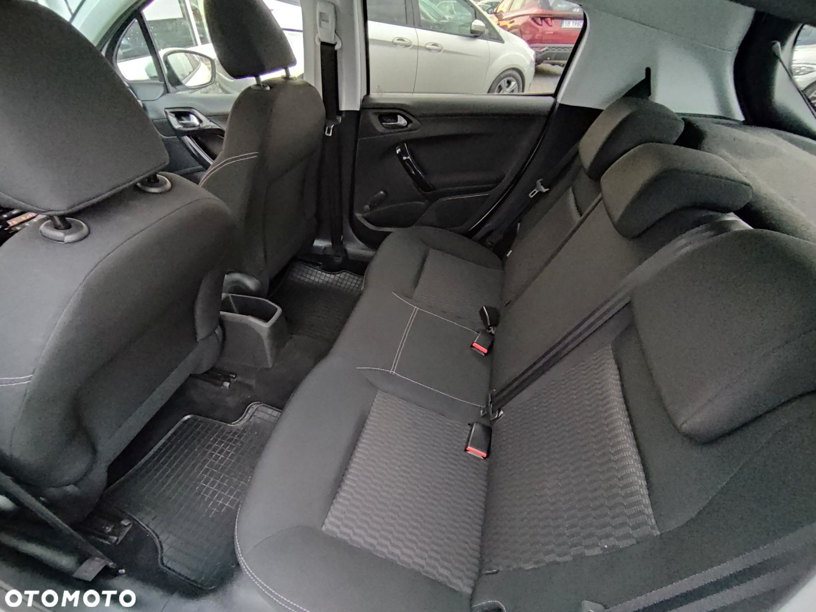 Peugeot 208 1.2 PureTech GPF Allure S&S - 12