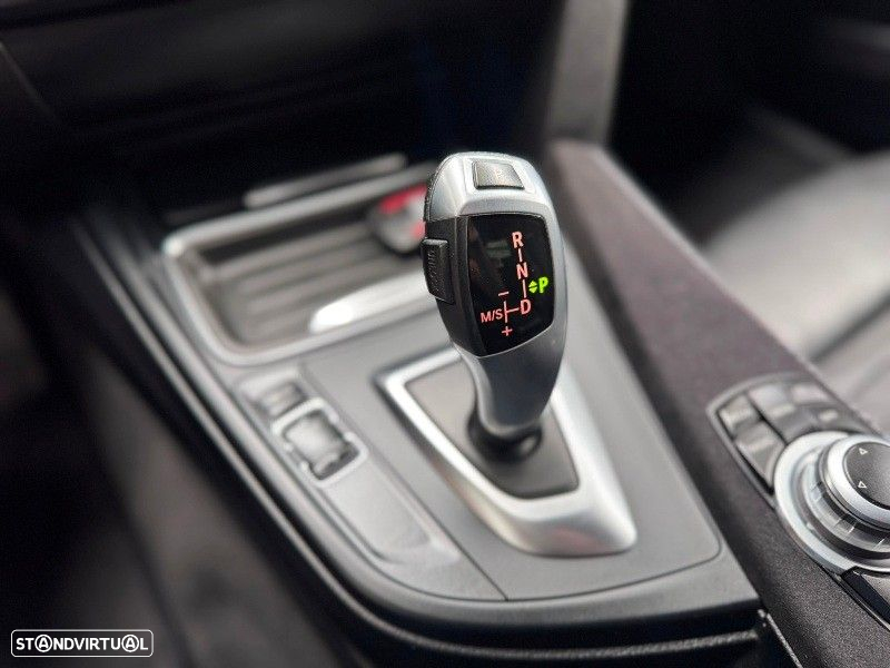 BMW 320 d ED Line Sport Auto - 39