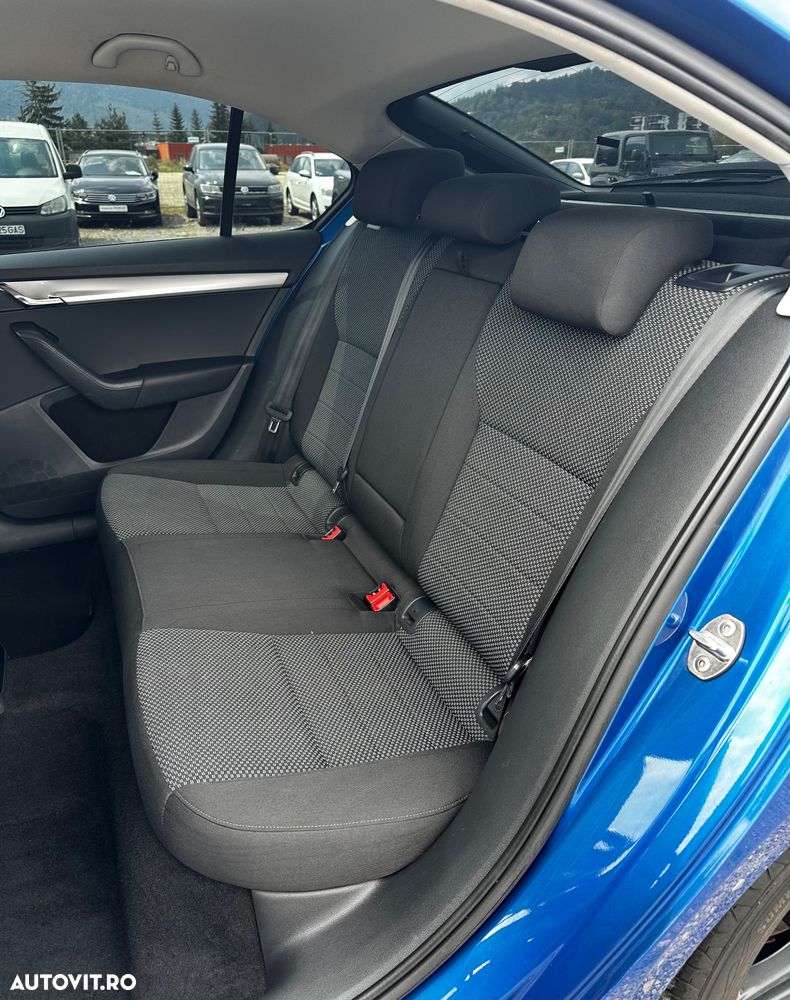 Skoda Octavia 1.6 TDI (Green tec) DSG Ambition - 19