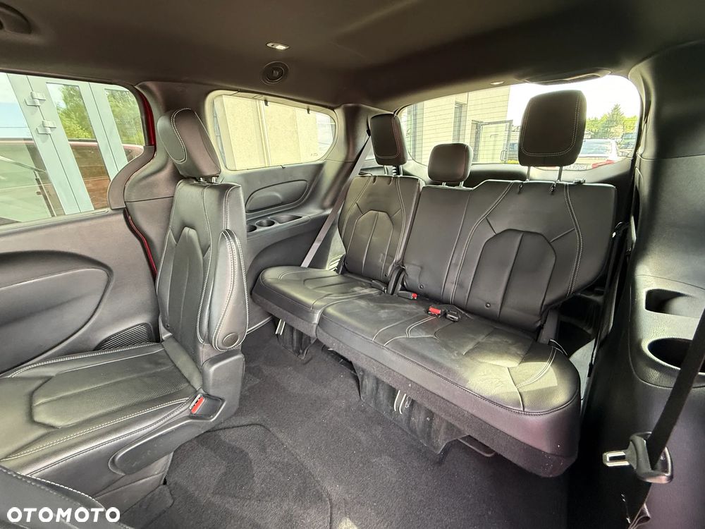 Chrysler Pacifica - 31