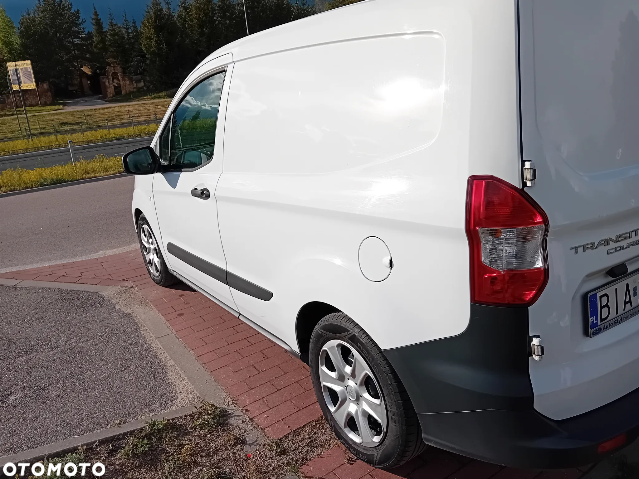 Ford Transit Courier - 7