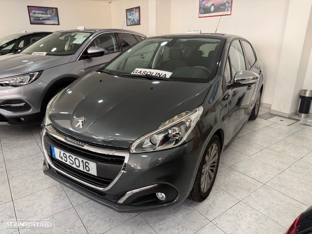 Peugeot 208 1.2 PureTech Style - 1