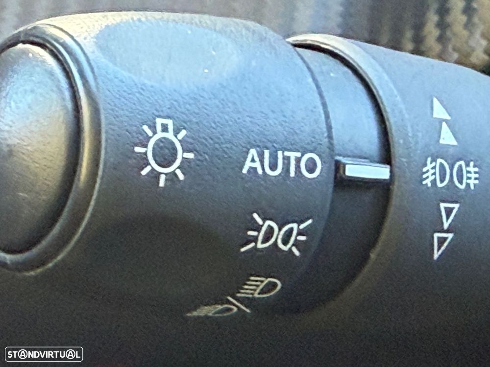 Peugeot e-2008 50 kWh Allure - 34