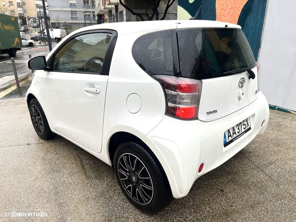 Toyota iQ 1.0 VVT-i 2 EP - 10