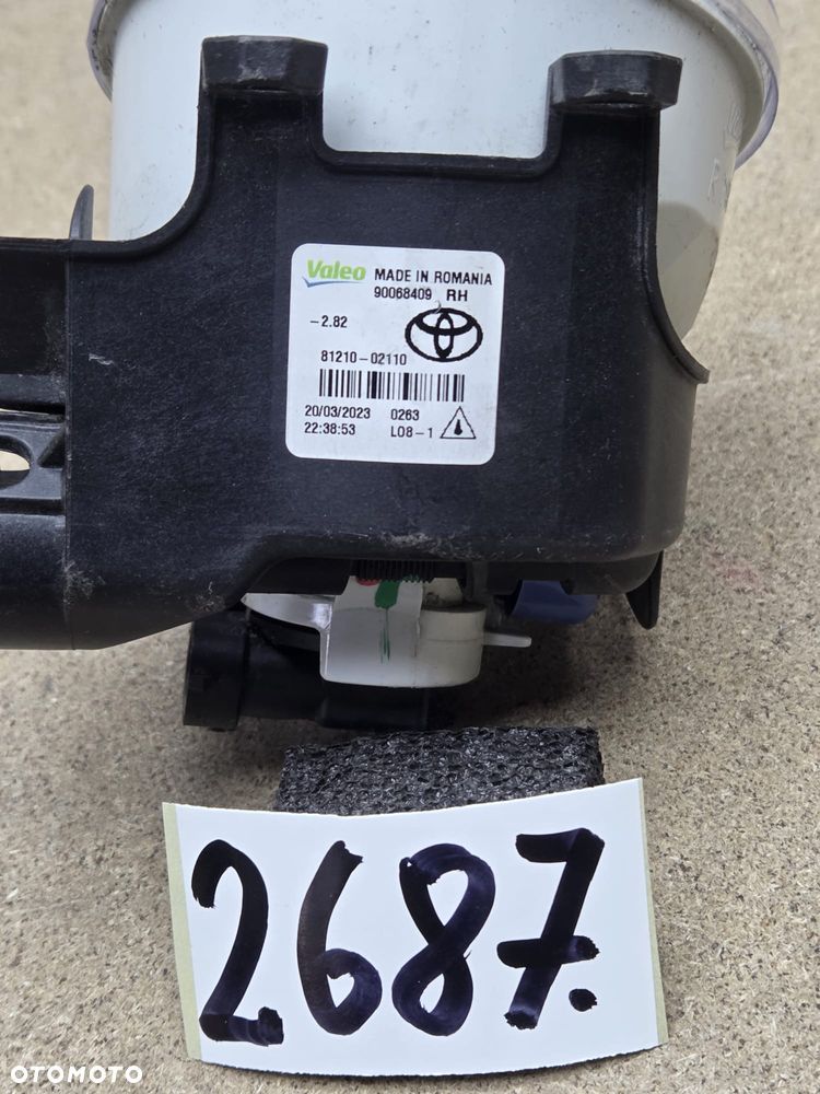 Toyota Yaris, auris, Avensis, Aygo X,Corolla halogen prawy 81210-02110 - 7
