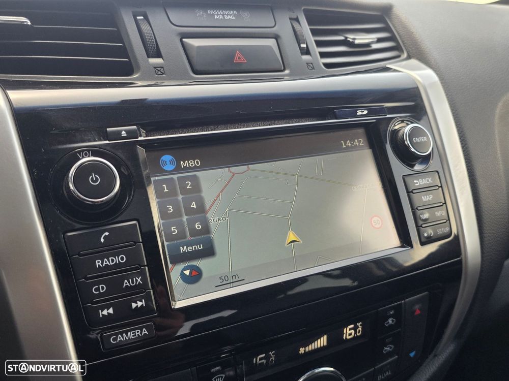 Nissan Navara 2.3 dCi CD 4WD N-Connecta Nav+Barras - 26