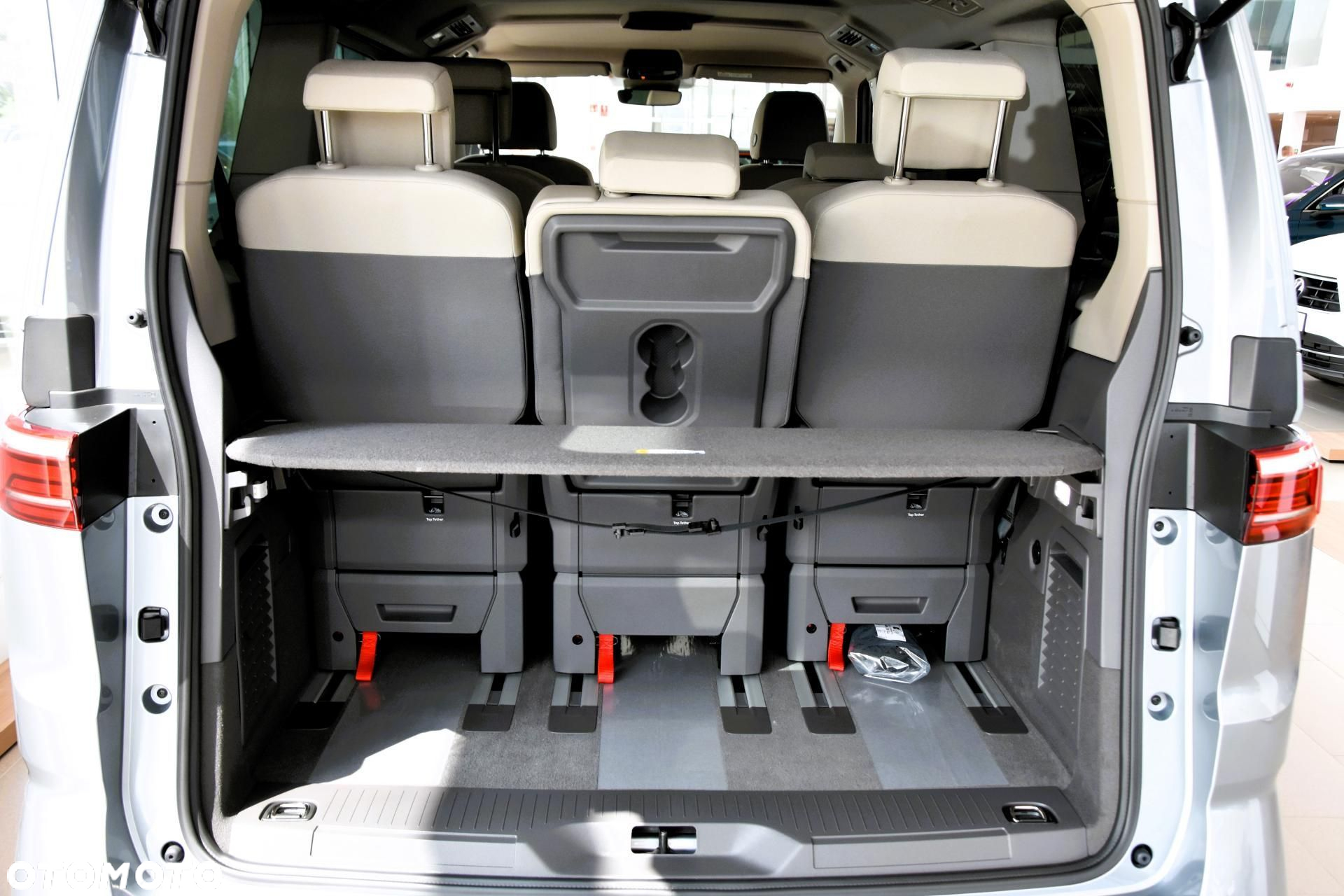 Volkswagen Multivan - 14
