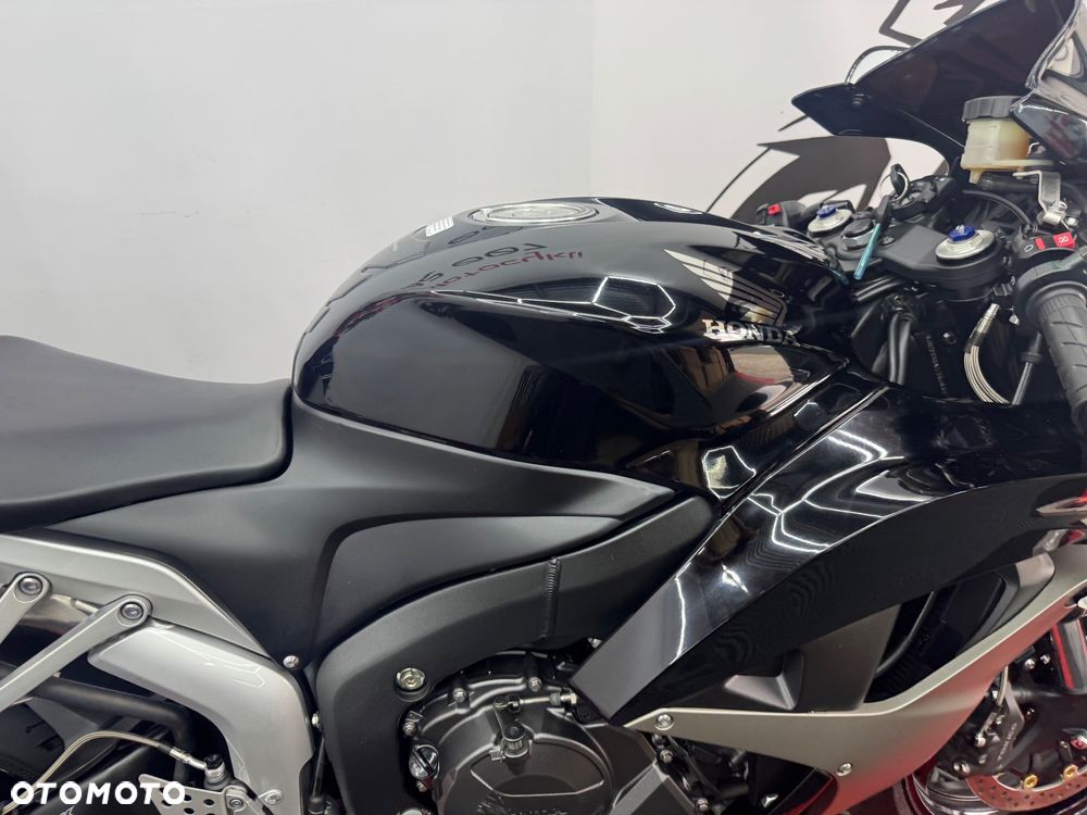 Honda CBR - 32