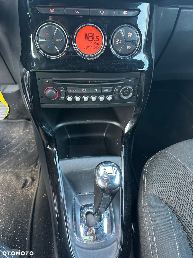 Citroën DS3 1.6 e-HDi SoChic MCP - 6