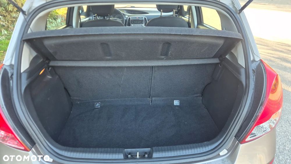 Hyundai i20 1.2 Fifa World Cup Edition - 16