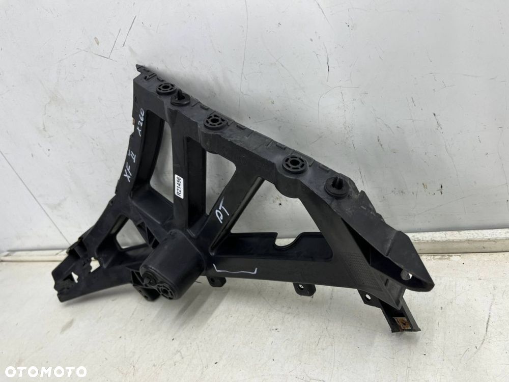 Ślizg Jaguar XF II X260 15-24r. prawe tylne mocowanie wspornik uchwyt zderzaka prawy tył - 3