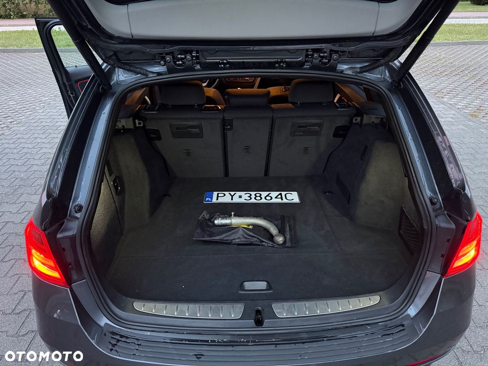 BMW Seria 3 318d - 16