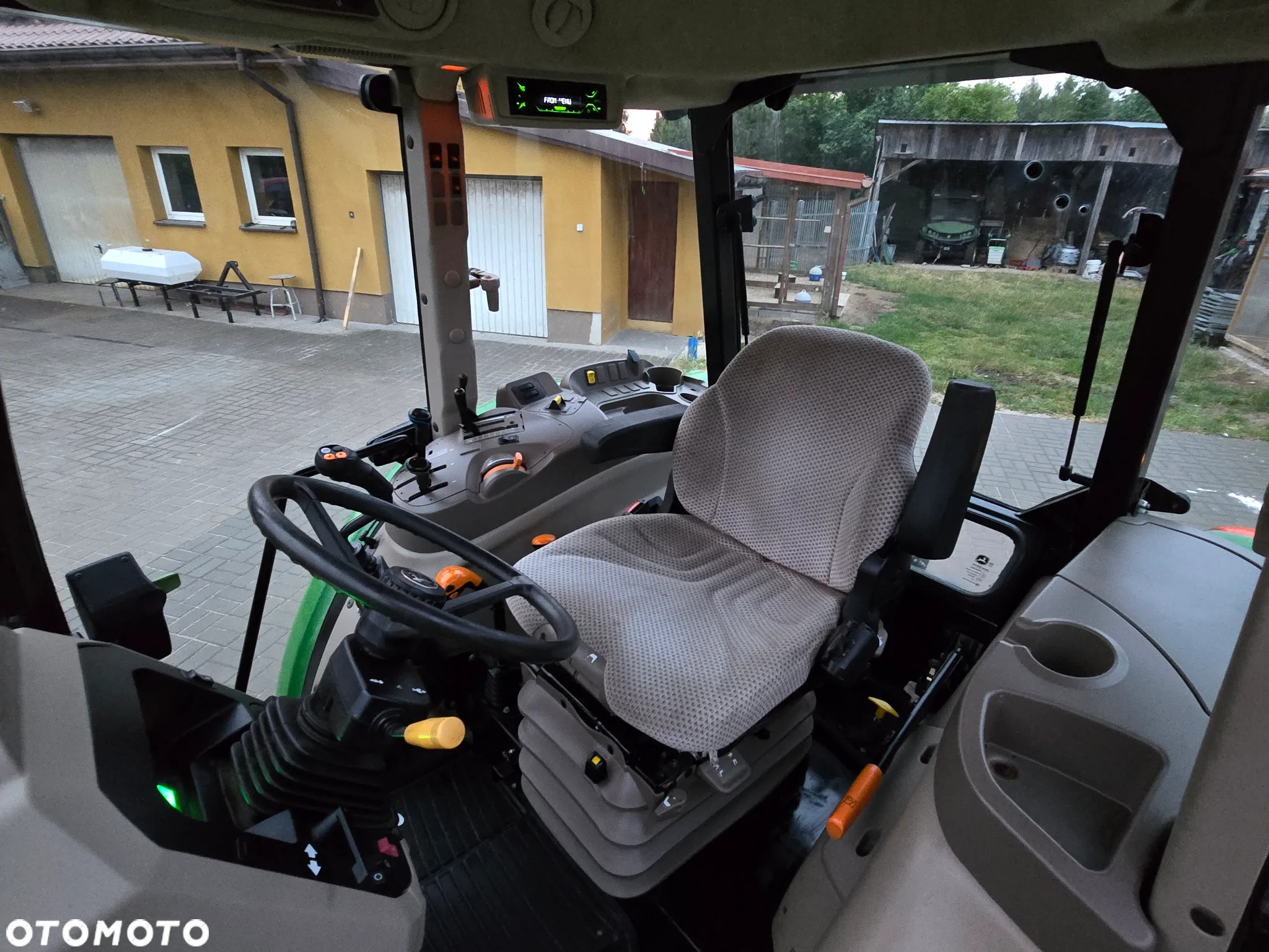 John Deere 5075E - 20
