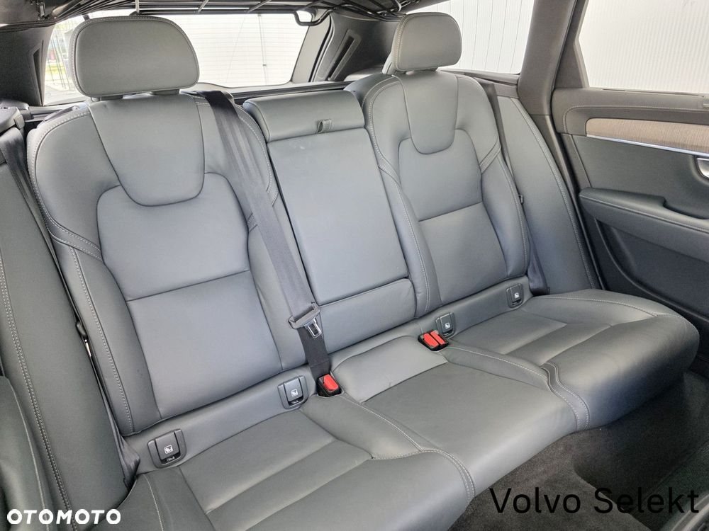 Volvo V90 Cross Country - 17