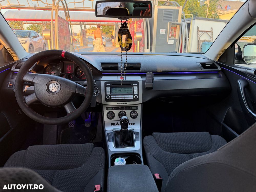 Volkswagen Passat 1.9 TDI Highline - 11