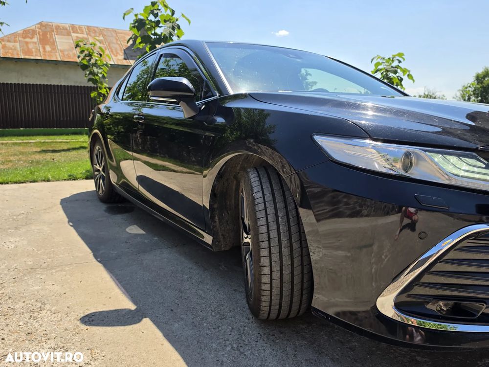 Toyota Camry 2.5 Exclusive - 6