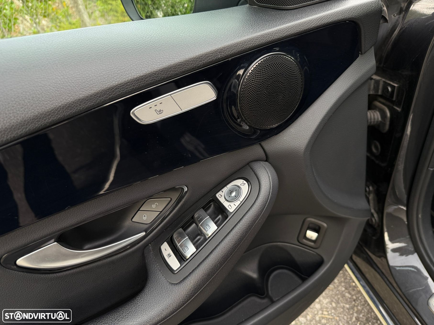 Mercedes-Benz C 300 e Avantgarde - 28