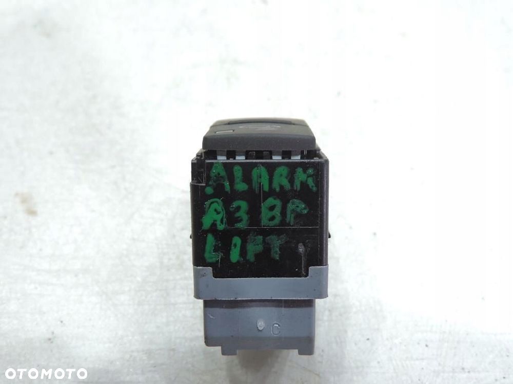PRZEŁĄCZNIK ALARMU AUDI A3 8P LIFT - 3