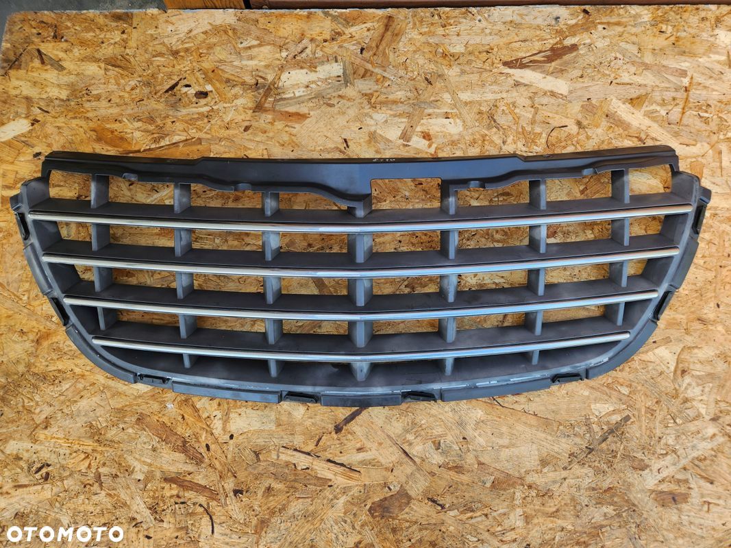 Chrysler Pacifica Grill Atrapa maskownica - 1