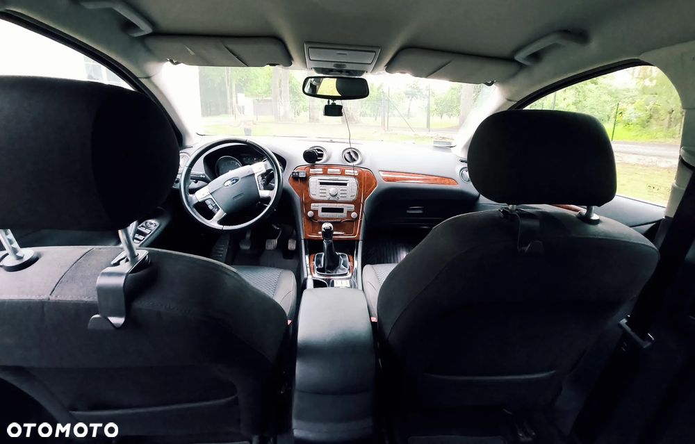 Ford Mondeo 2.0 Ghia - 18