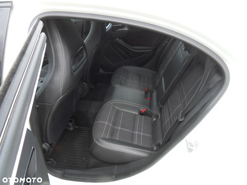 Mercedes-Benz Klasa A 200 CDI (BlueEFFICIENCY) 7G-DCT Urban - 10