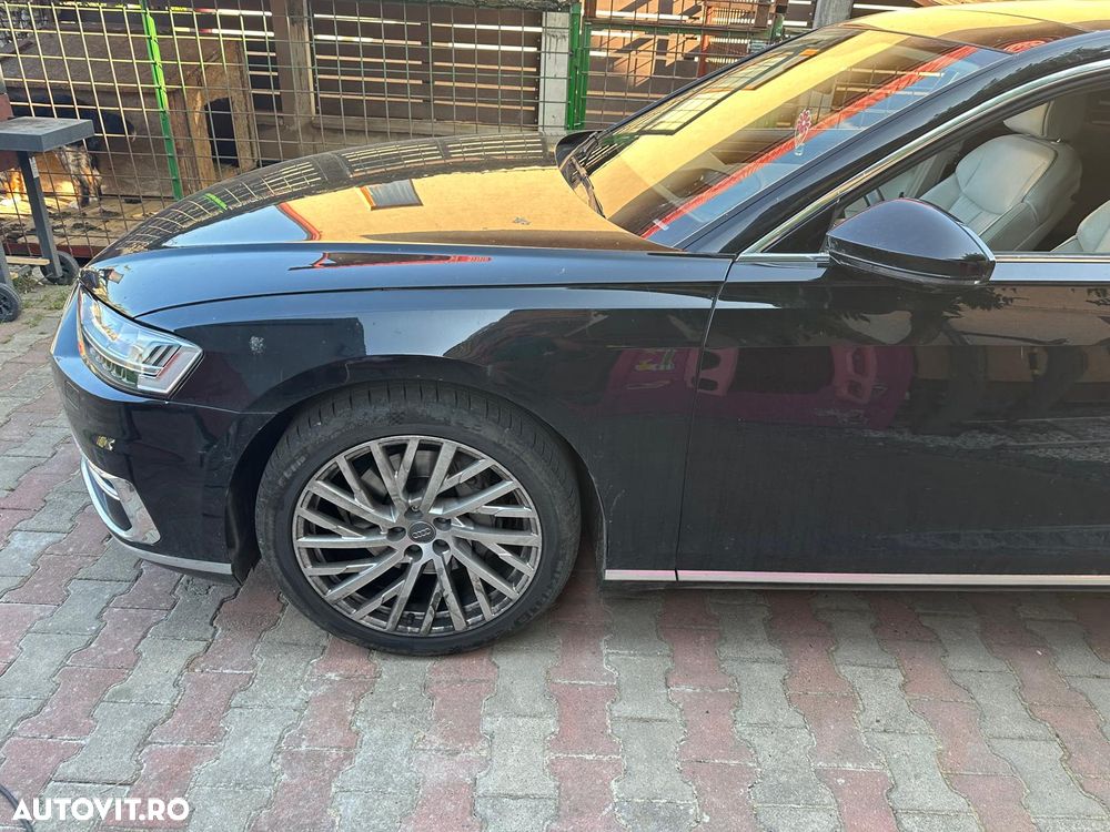 Audi A8 - 4